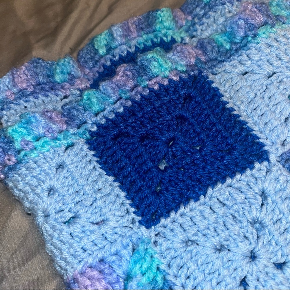 Granny Square Afghan Crochet Knit Throw Blanket Blue 50 X 59 Winter Comfy Warm - Picture 8 of 10